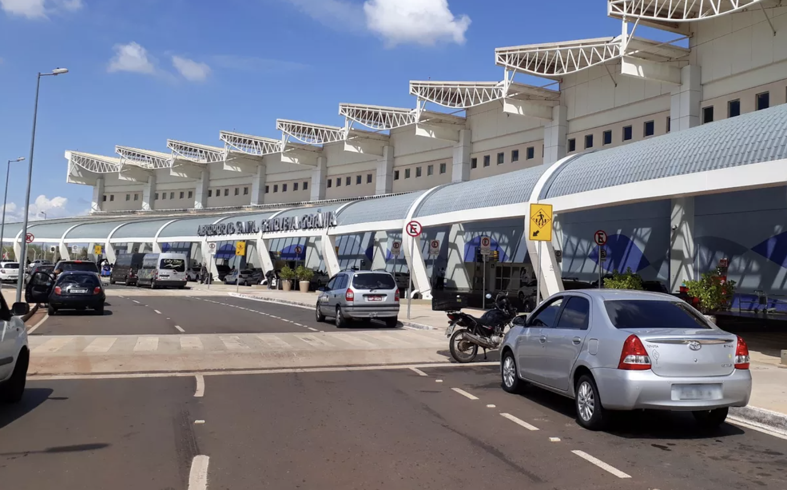 Aeroporto de Goiânia - Fachada