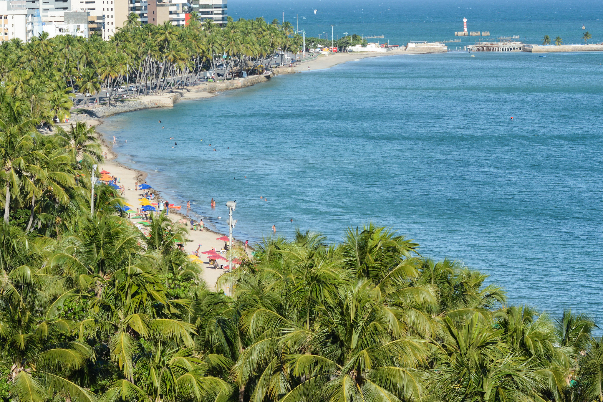 Compre passagem aérea para a praia de Pajuçara em Maceió 